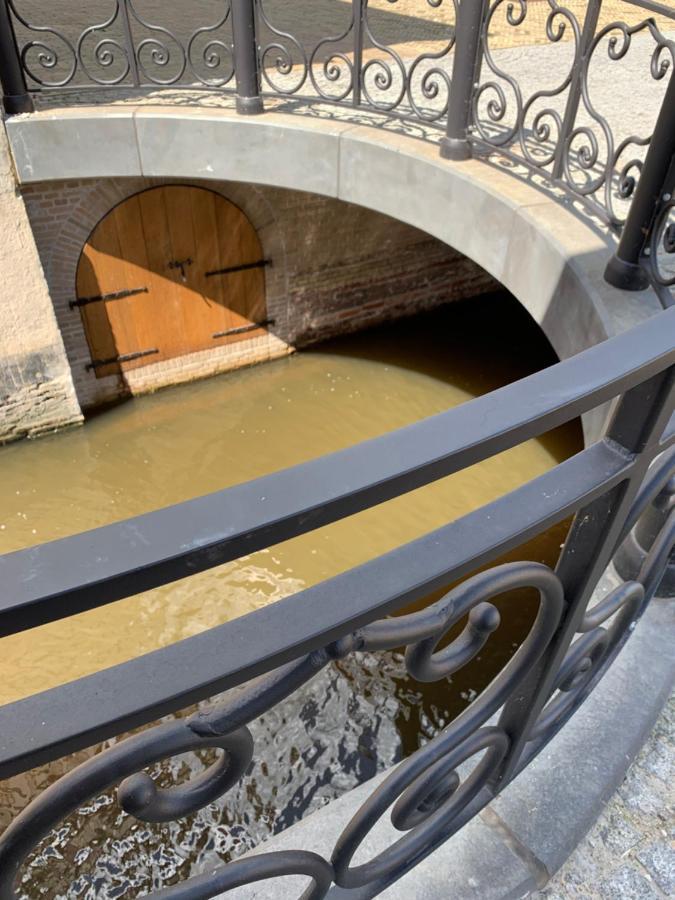 B&B Het Herenhuys Aan De Historische Gracht Van Kollum Zewnętrze zdjęcie
